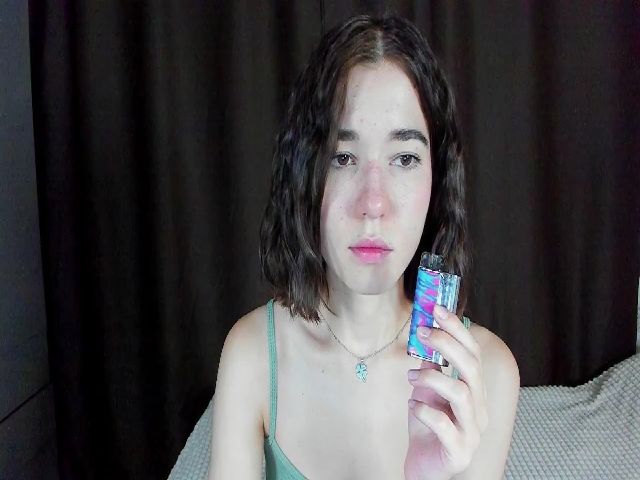 Live sex webcam photo for JenniferHardy #267433379