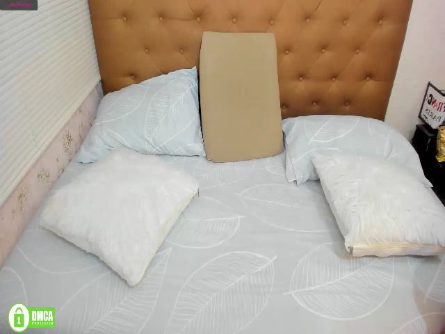 Live sex webcam photo for Evelyn__lee #267531146