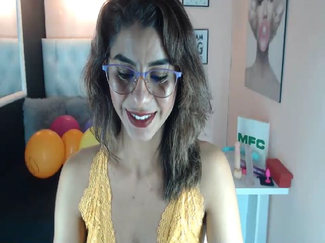 Live sex webcam photo for Sara__Ruiz #267677438