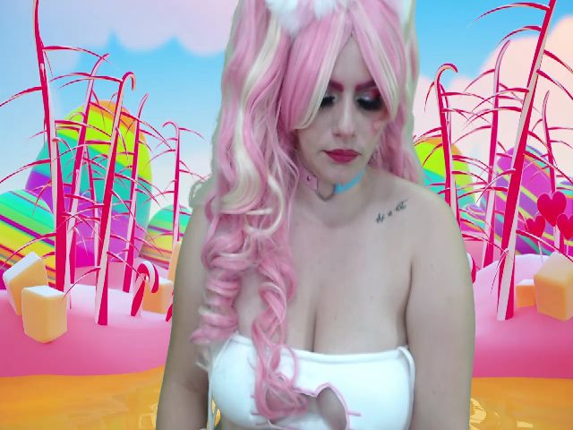 Live sex webcam photo for GreenBlondie #267373325
