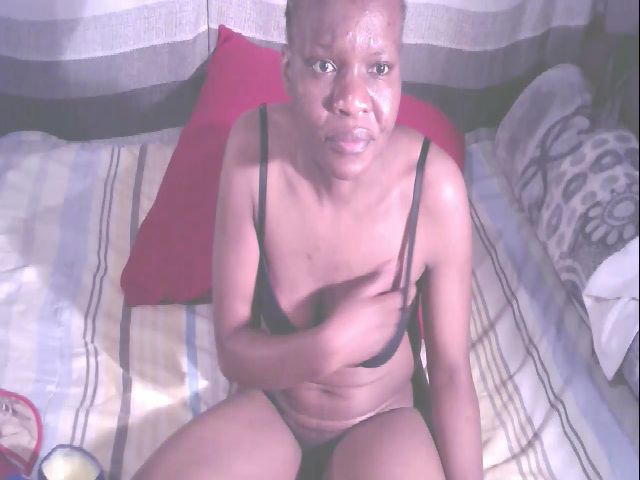 Live sex webcam photo for Sexybooty85 #267655541