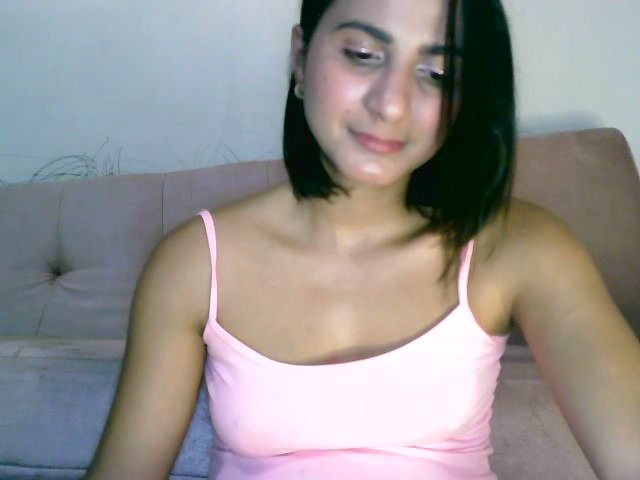 Live sex webcam photo for Sarita30 #267548946