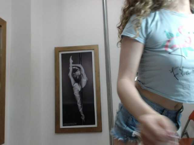 Live sex webcam photo for evansweet #267471317