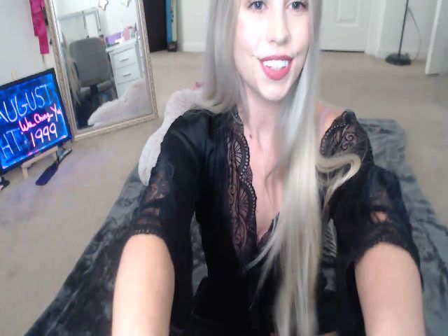 Live sex webcam photo for HollyLynnxo_ #267663848