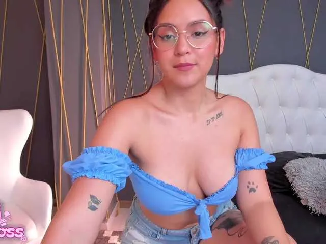 Live sex webcam photo for ToriCross #267682172