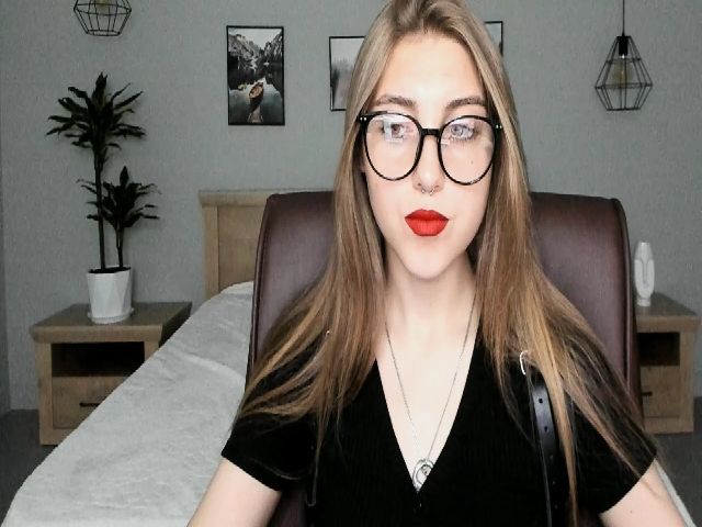 Live sex webcam photo for CassiaBlade #267641716