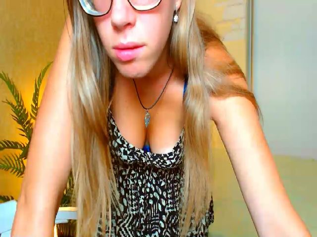 Live sex webcam photo for AlexaBarnes_ #267484694