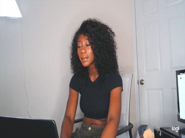 Live sex webcam photo for Seven #267381318