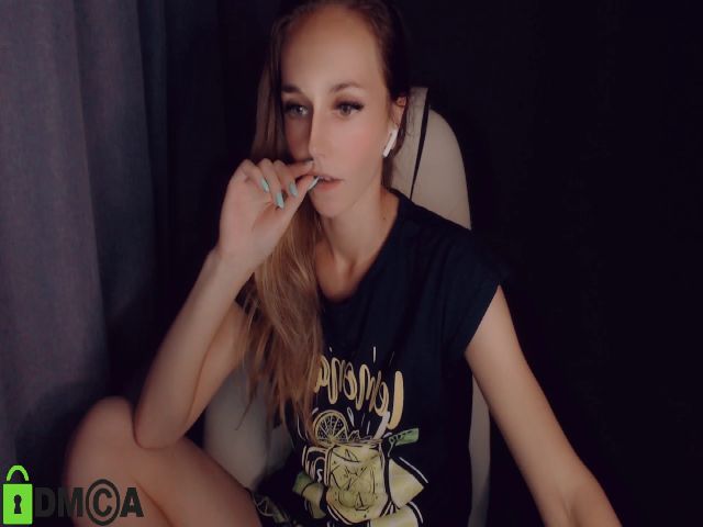 Live sex webcam photo for EmilyyyClark #267725587