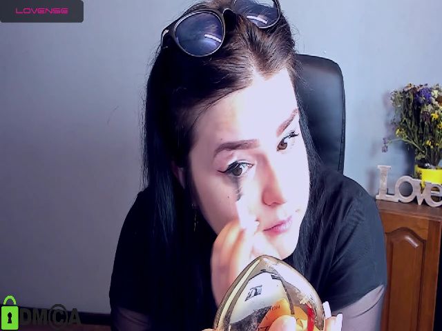 Live sex webcam photo for Sinnarey #267476164