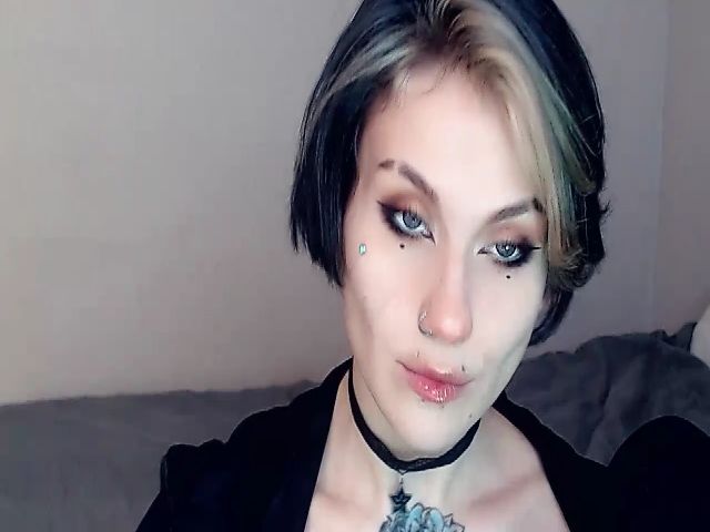 Live sex webcam photo for Hella_Hell #267535700