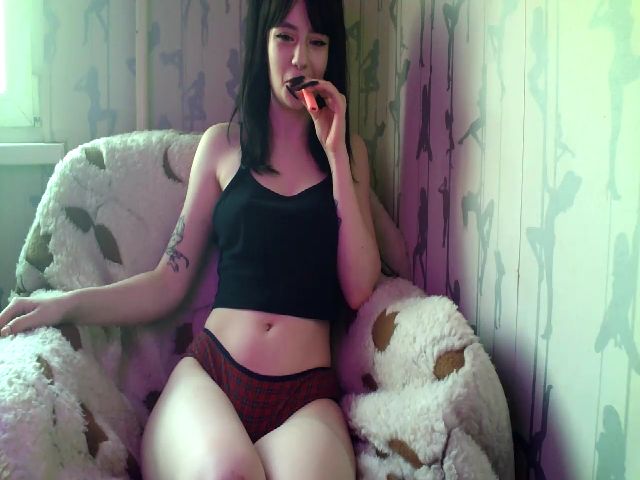 Live sex webcam photo for CandyWWet #267596747