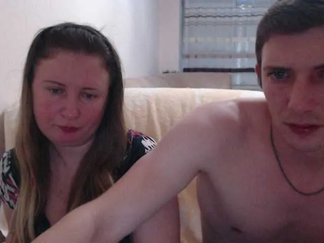 Live sex webcam photo for PeterAndJenda #267682492