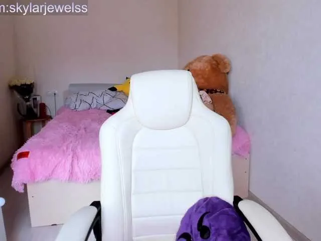 Live sex webcam photo for SkylarJewels #268001956