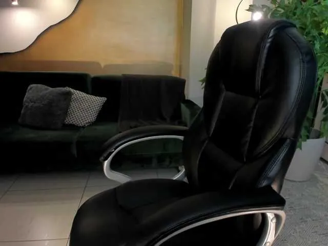 Live sex webcam photo for JessieDaniels #267806720