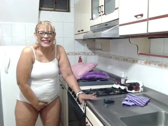 Live sex webcam photo for lilyhung50 #268003230