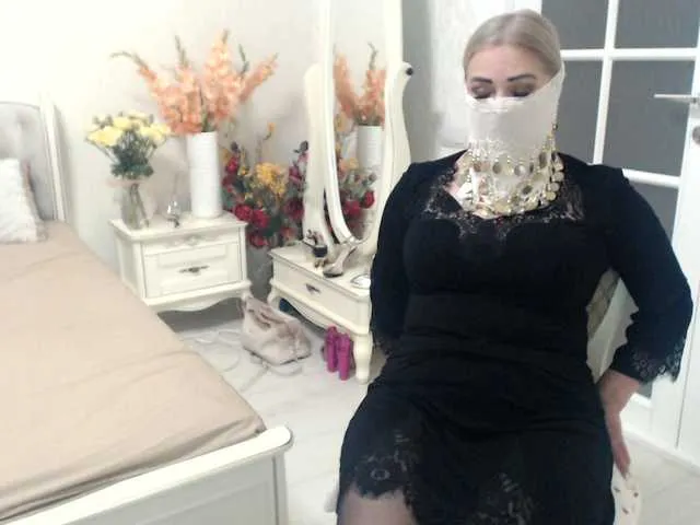 Live sex webcam photo for mirage40 #268128019