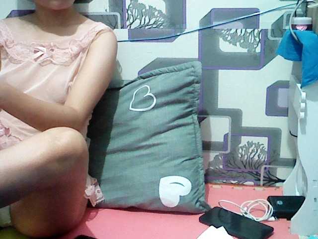 Live sex webcam photo for SexyRain22 #268128056