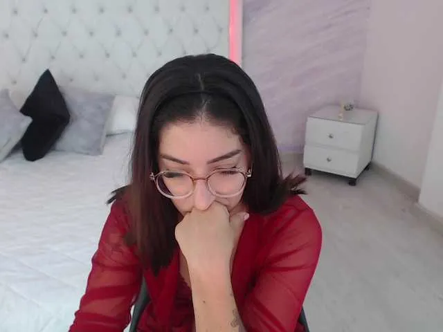 Live sex webcam photo for Karinapuerta #267914355