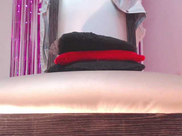 Live sex webcam photo for isabelasweetx #268130582