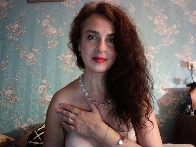 Live sex webcam photo for Olympea #268127397