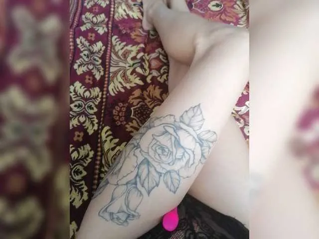 Live sex webcam photo for Anastosia1998 #268002906