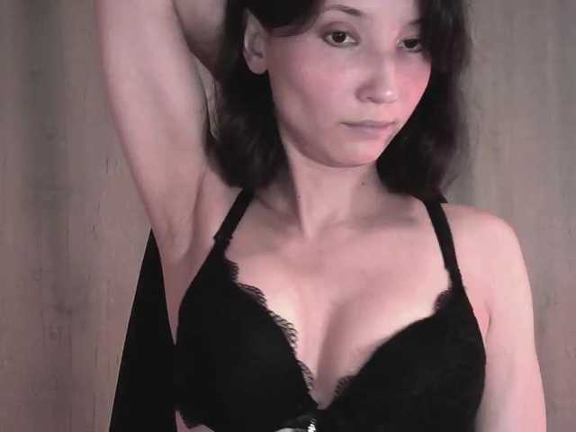 Live sex webcam photo for RenieCalm #268127928