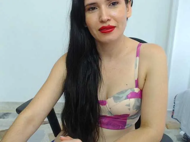 Live sex webcam photo for ElianaKin #268129045