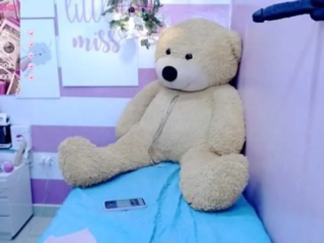 Live sex webcam photo for GlendaHolt #268130842