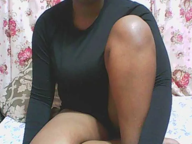 Live sex webcam photo for BLACKWIFE1 #268003380