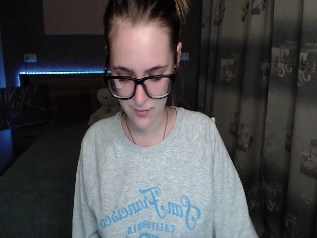 Live sex webcam photo for Ella_Hudson #268152560