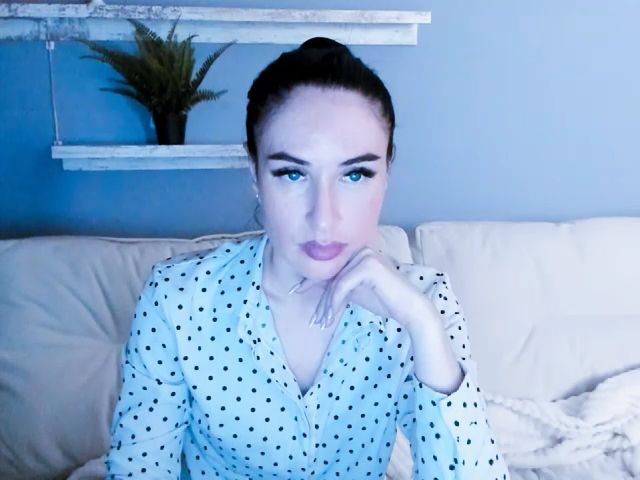 Live sex webcam photo for Lilly_Shine #267923242