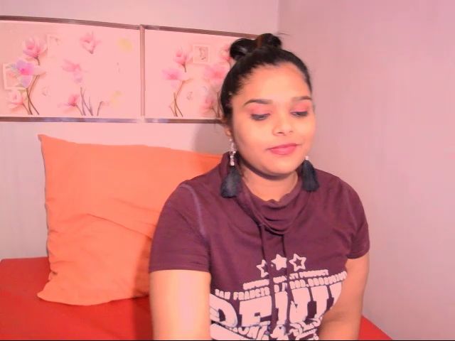 Live sex webcam photo for Indiankimmy #267940547