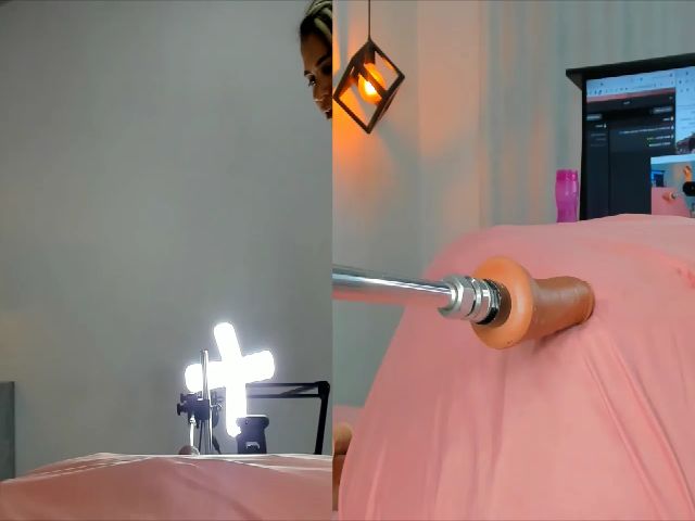 Live sex webcam photo for Sweetgoddess2 #268161748