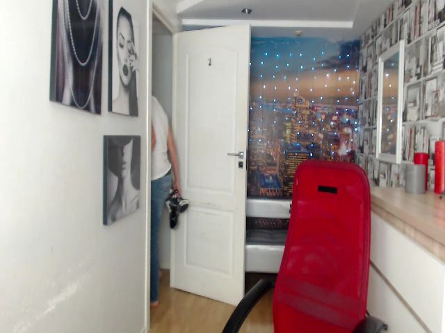 Live sex webcam photo for Lovely_della #268227401