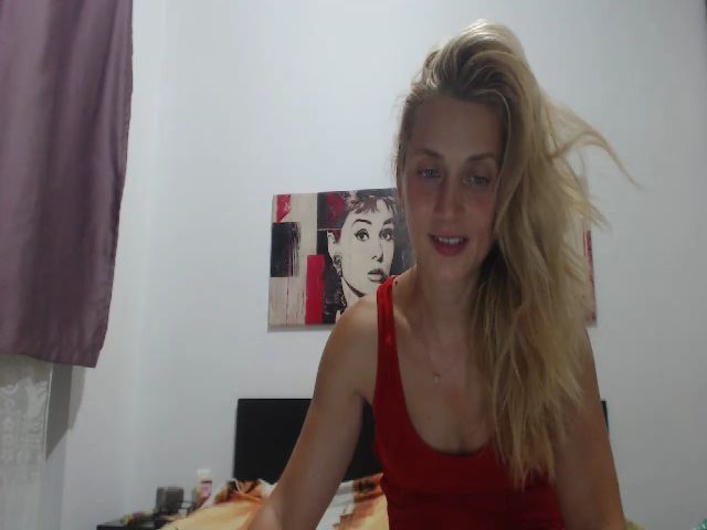 Live sex webcam photo for MonicaDiamond #268193517