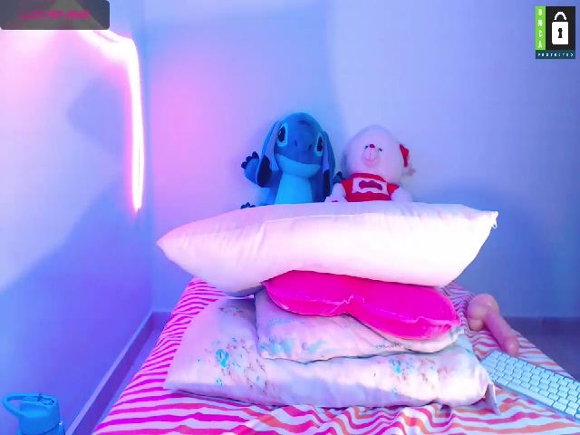 Live sex webcam photo for Ellen_martin1 #267812683