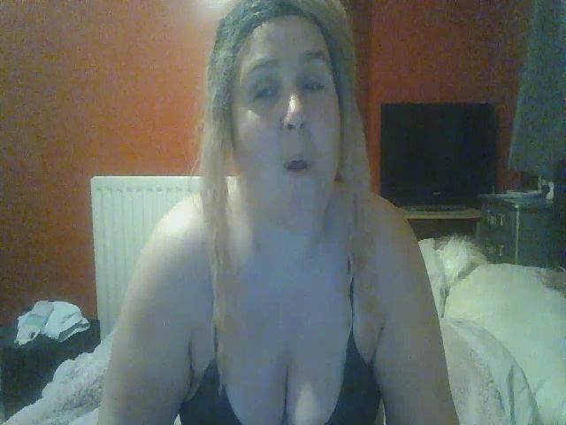 Live sex webcam photo for YUMMYMUMMY39 #268247666