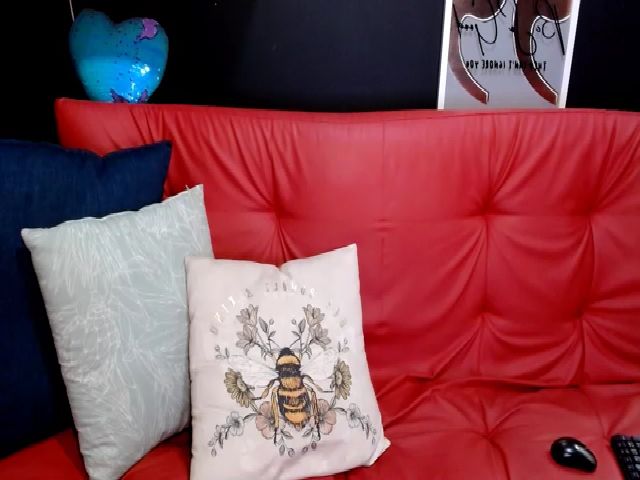 Live sex webcam photo for Ebonyindian69 #268153053