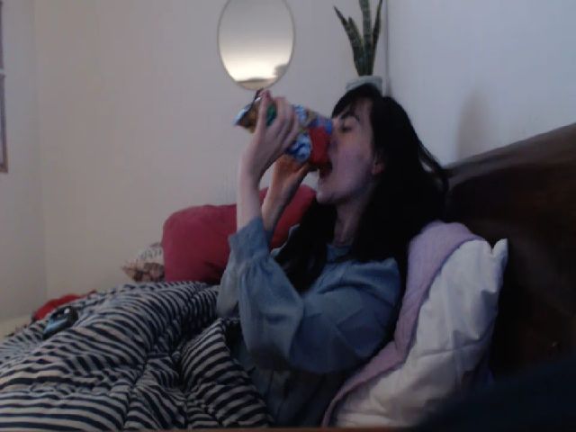 Live sex webcam photo for isabellazee2 #267857873