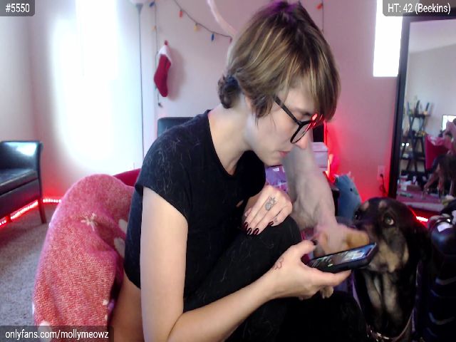 Live sex webcam photo for MollyMeowz #267840768