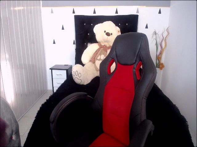 Live sex webcam photo for Samay_y #268005539