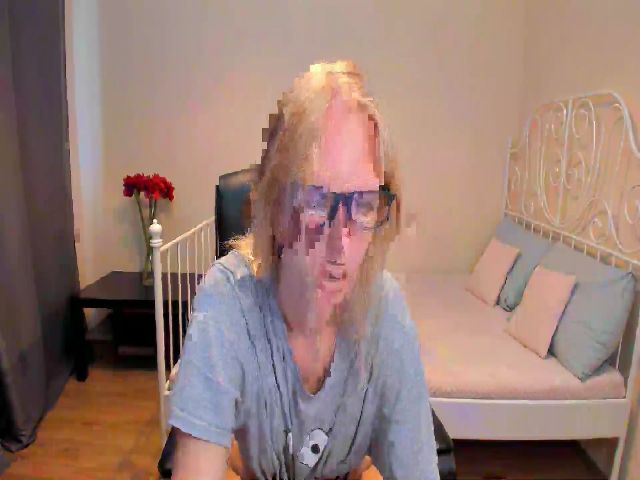 Live sex webcam photo for O1iv1a #268056120