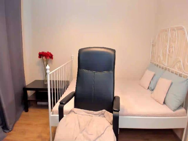 Live sex webcam photo for O1iv1a #268091626