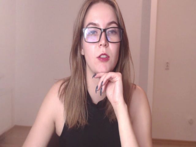 Live sex webcam photo for ALESSA_MOON #268182779