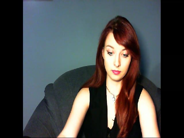 Live sex webcam photo for VirginLuna18 #268092162