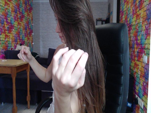 Live sex webcam photo for Kelly_Winter_ #268034568