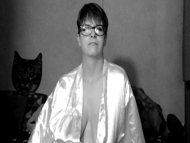 Live sex webcam photo for IamMiky #268175498