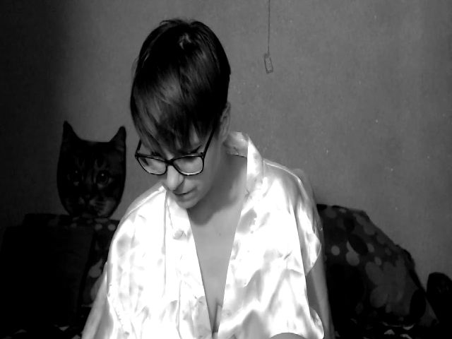 Live sex webcam photo for IamMiky #268209541