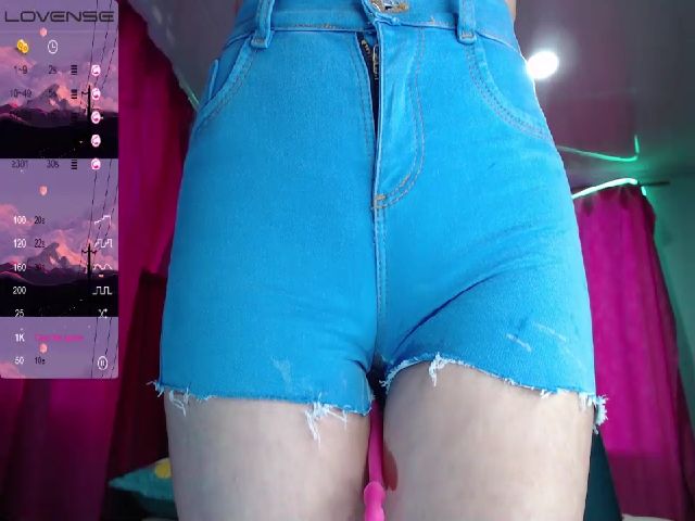 Live sex webcam photo for Saray_honey #268226755